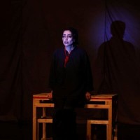 نمایش یک خراش کوچک | نمایش تبعات جنگ در «یک خراش کوچک»؛ مشکلات تئاتری‌ها مثنوی هفتادمن است! | عکس